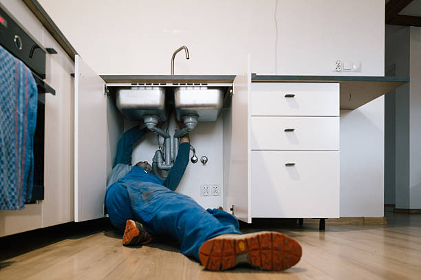 Professional Emergency Plumber technician working in Clemmons, NC
